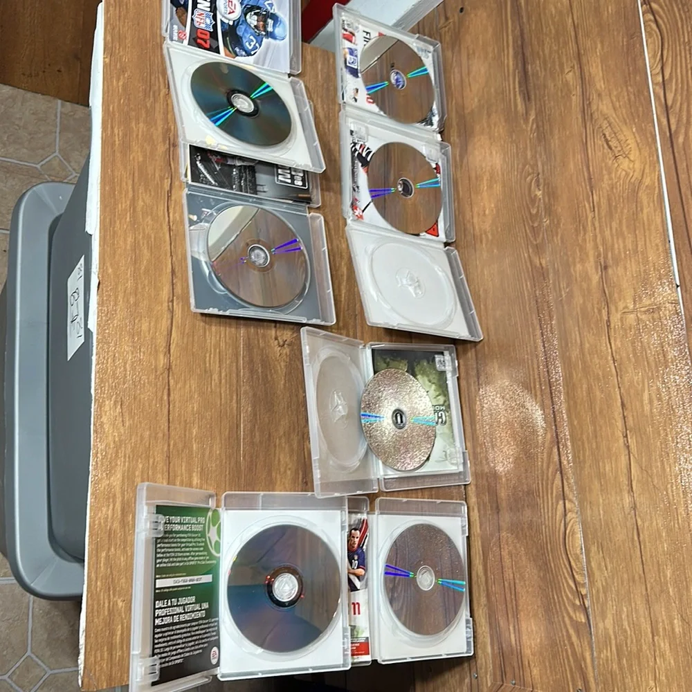Bundle 7 of PlayStation 3 games fifa10- fifa 11 call of duty 4  madden